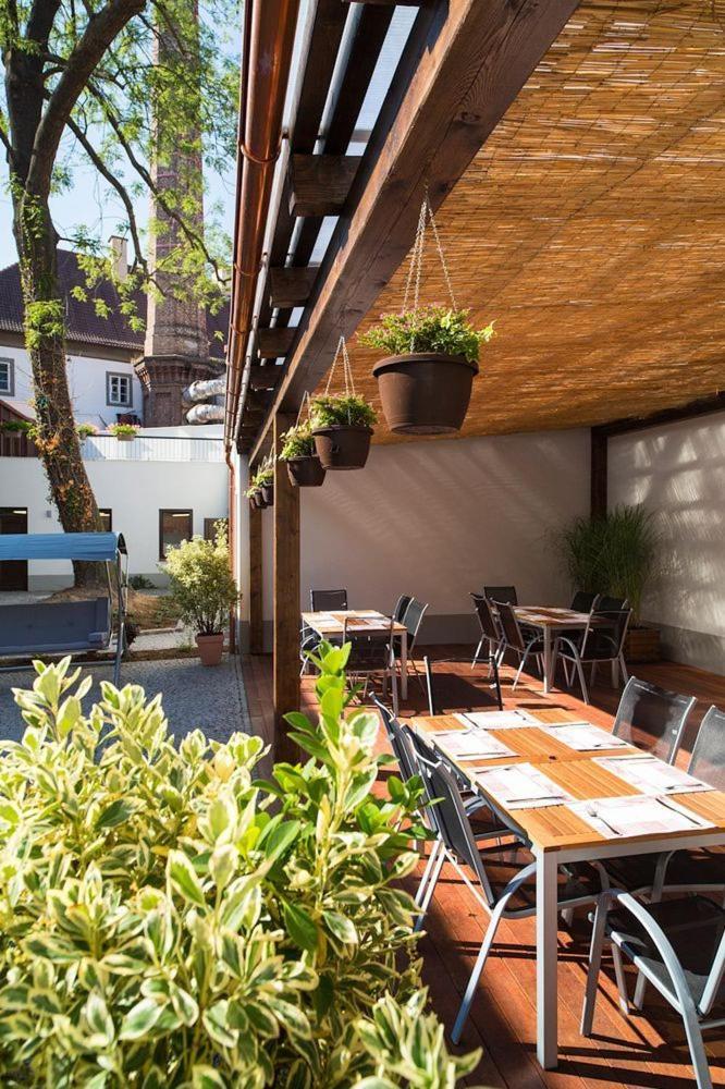 Hotel Restaurant Darwin Prague Exterior photo